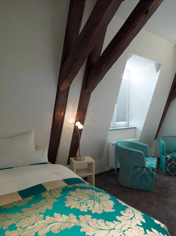 Schlosshotel Bergzaberner Hof Bad Bergzabern Rom bilde